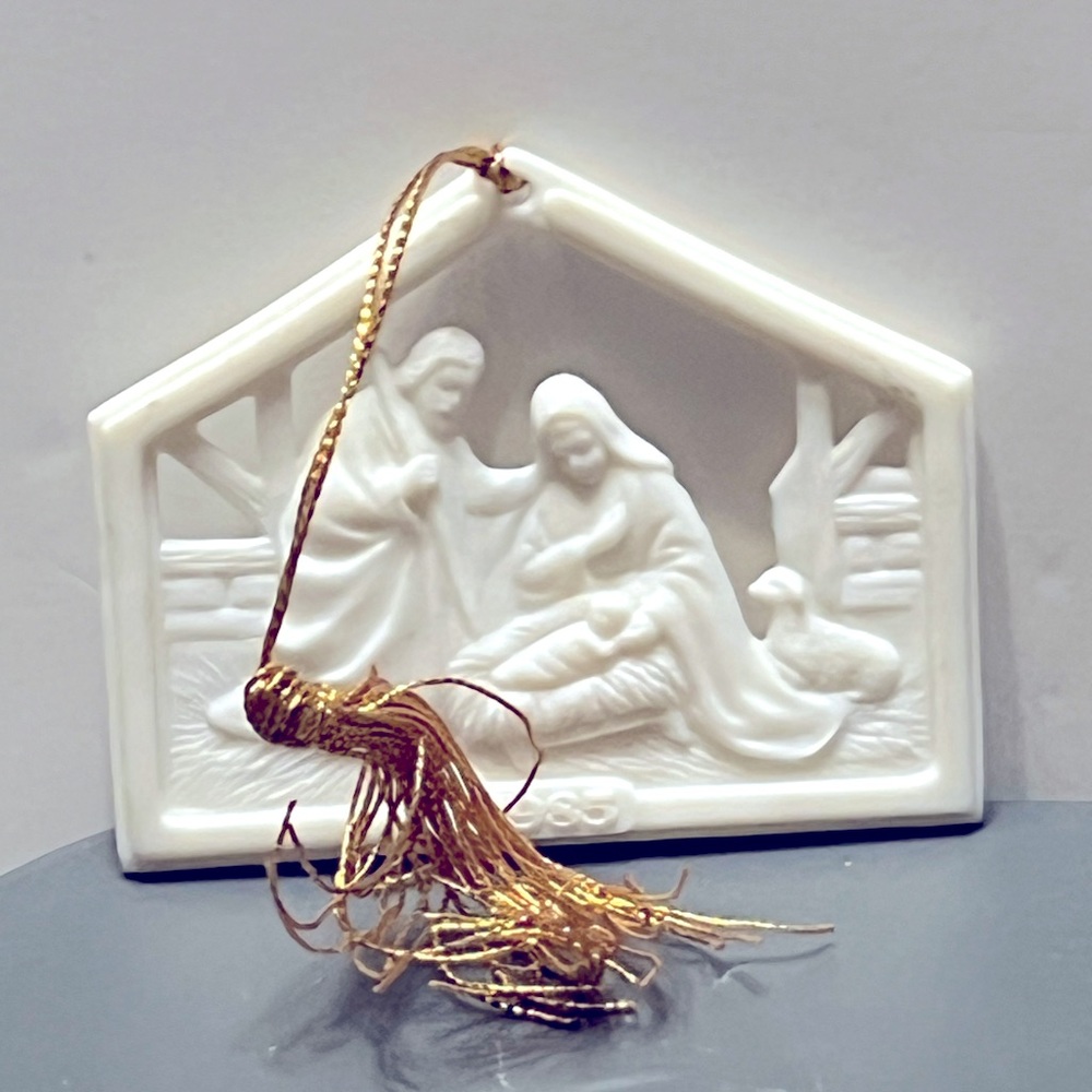 1985 Avon White Nativity Scene Ornament